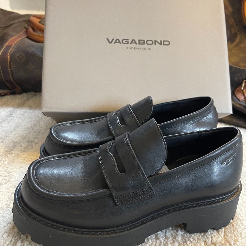 Vagabond Cosmo Lug Sole Loafer